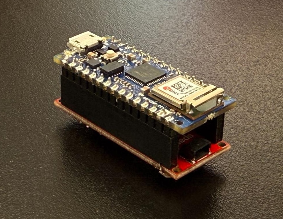 photo pf an Arduino Nano 33 IoT mounted to a Qwiic shield